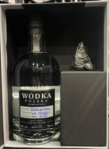 Wódka Miler z nalewakiem dzika
